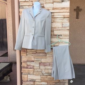 Ann Taylor work suit light tan size 6P New